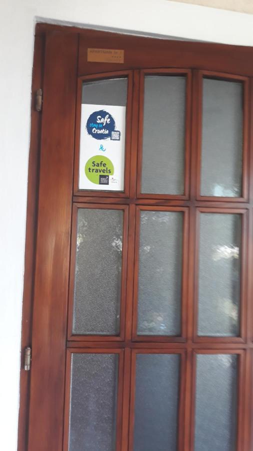 Apartment Branko With Free Parking Icici Exterior photo